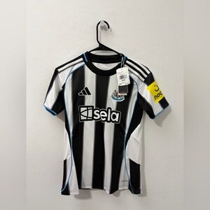 New adidas 2025-26 Newcastle Authentic Home Soccer Jersey - Womens size 2XS